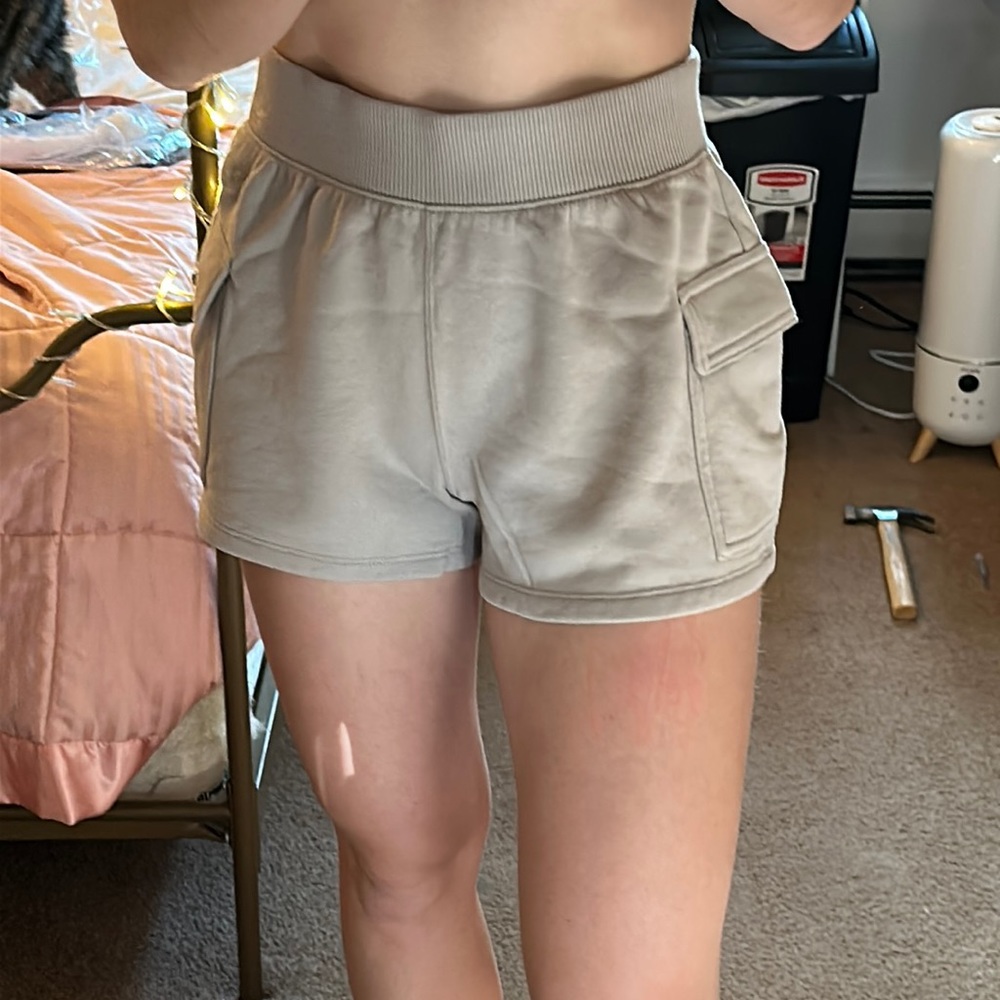 Hollister ultra high rise cargo dad shorts